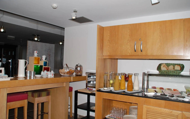 Eco Alcala Suites