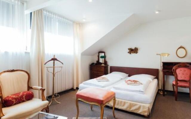 Das Kleine Hotel