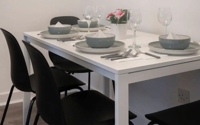 2 Bedroom Apartment-free Parking