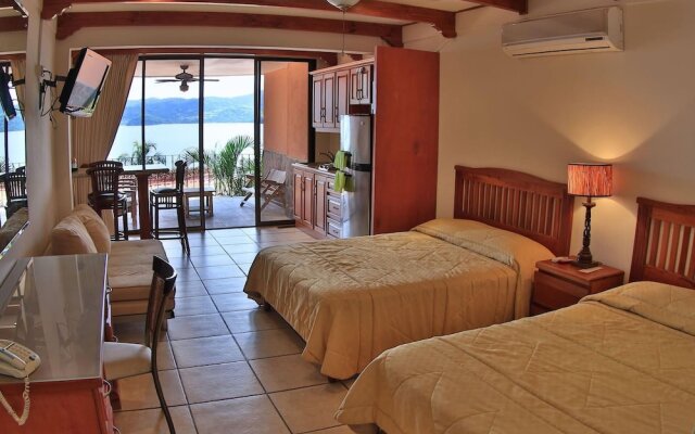 Hotel-style Ocean-view Unit in Flamingo With Pool
