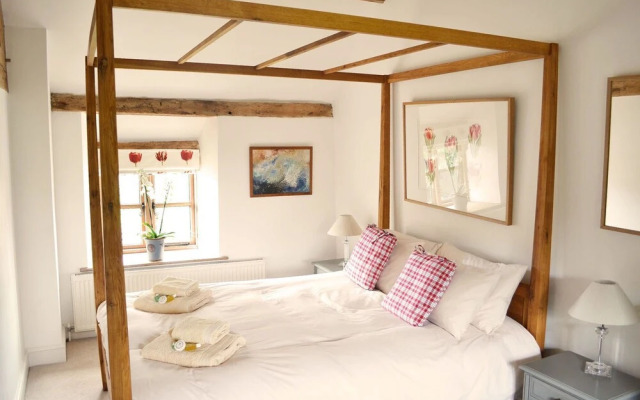 Hampton Wafre Cottage