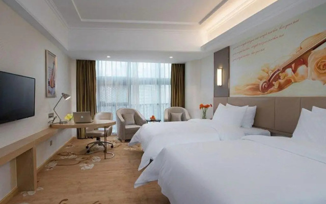 Vienna Hotel (Foshan jiujiang xinji plaza store)