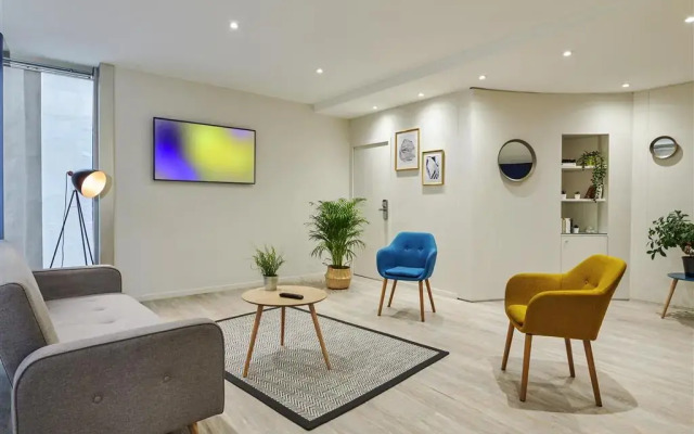 Residence Mercure Paris La Defense Grande Arche