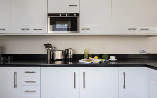 Cornwall Gardens by Lime Street