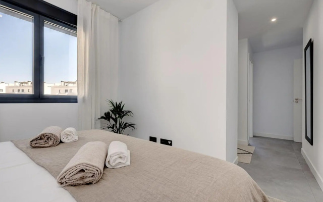 Brand New, Elegant Three Bed Apartment