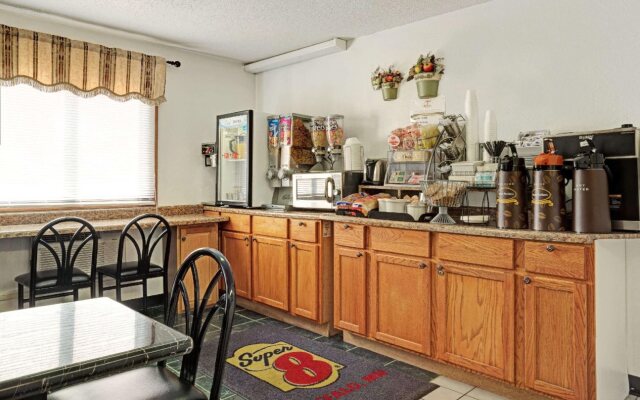 Super 8 By Wyndham Buffalo