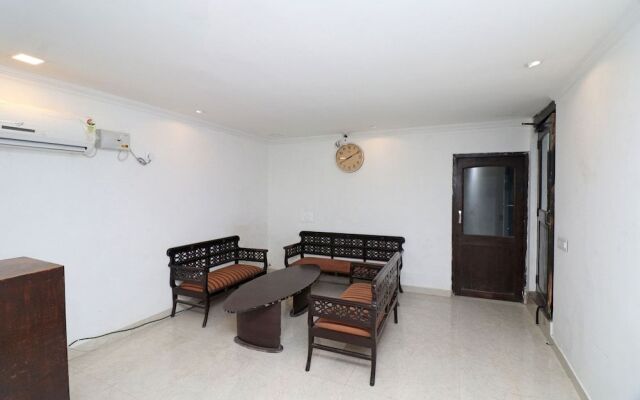 Oyo 19979 Hotel Rajshri