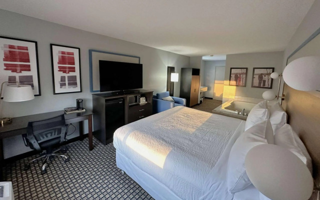 AmericInn by Wyndham Reedsburg