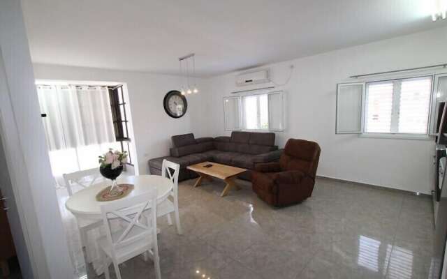Arendalzrail Apartments Khana Szenes St.