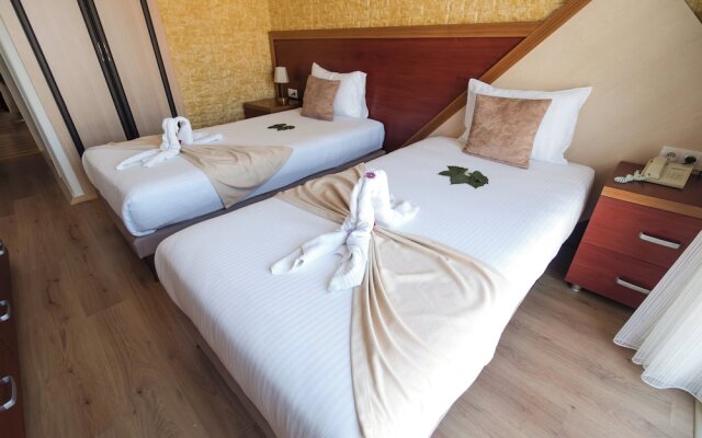 Far Life Hotel
