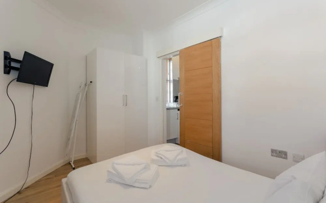 Modern 1 Bedroom Paddington Apartment