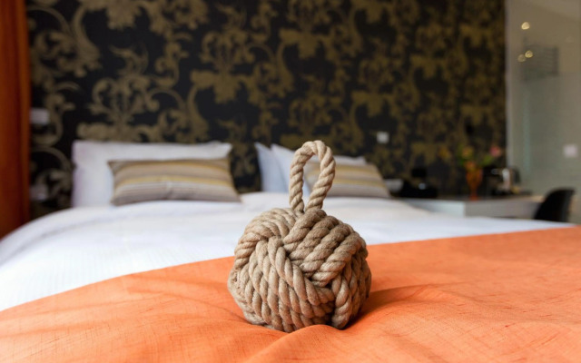 The Amsterdam Canal Hotel