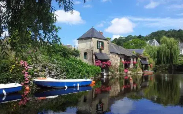 Manoir de Kerguezennec Holiday Home