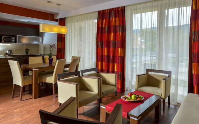 Royal Club Hotel
