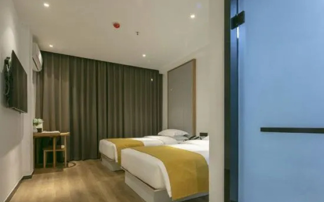 Moshe Hotel (Xihua Oriental International)