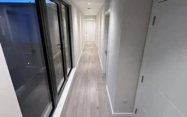 3br-3bath-central London-parking-petsok-fireplace