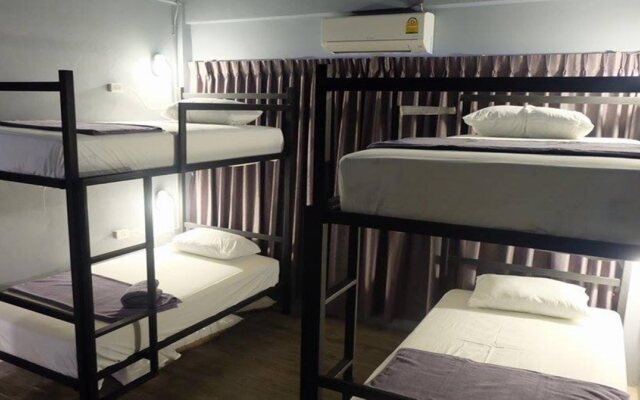 Zent & Bao Hostel