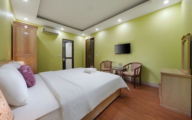 Golden Lotus Airport Hotel