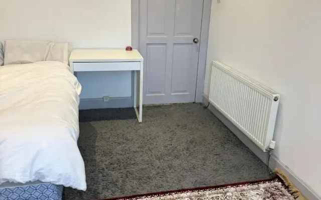 Cozy Edinburgh Apartment Escape