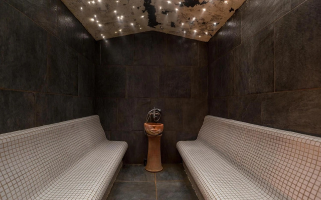 Silver Hotel by BarbarHouse