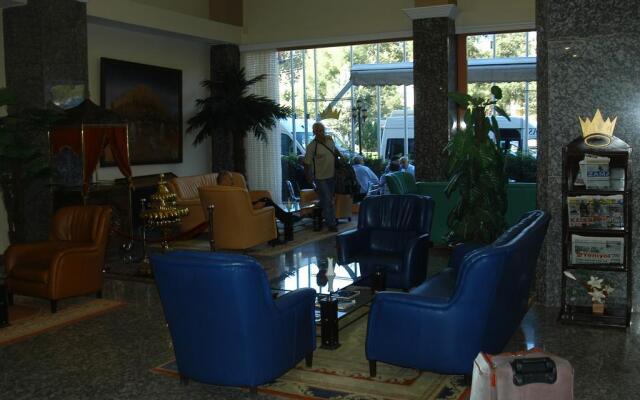Grand Isias Hotel