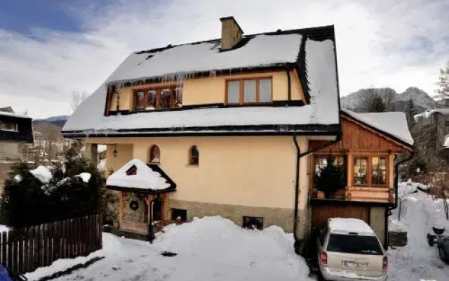Nasza Chata - Pokoje i Apartamenty