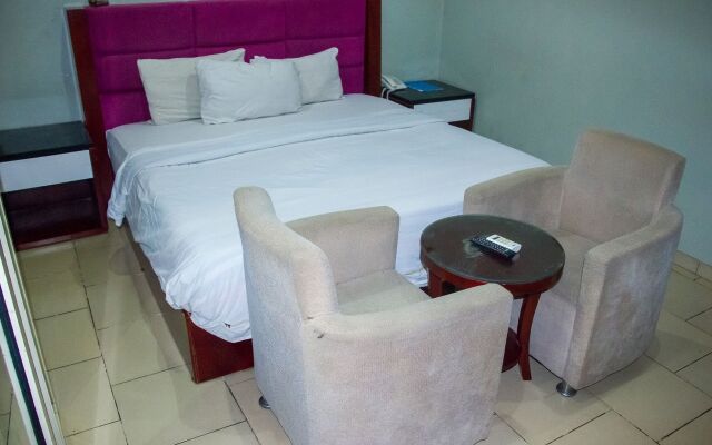 Folade Hotels