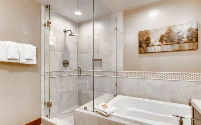 Luxury 3 Bedroom Breckenridge Vacation Rental with Mountain Views Steps from Historic Main Street