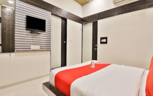 OYO Collection O 11610 Hotel Shreenath