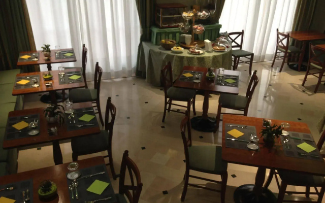 Green Park Hotel
