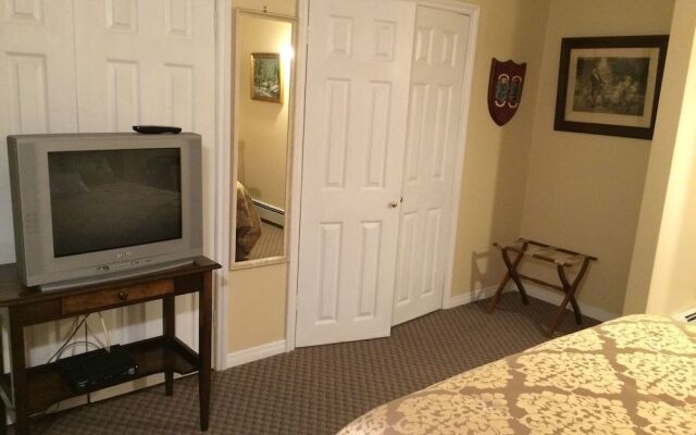 The Peak Sunset Bed & Breakfast