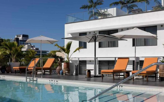 UMA House by Yurbban South Beach