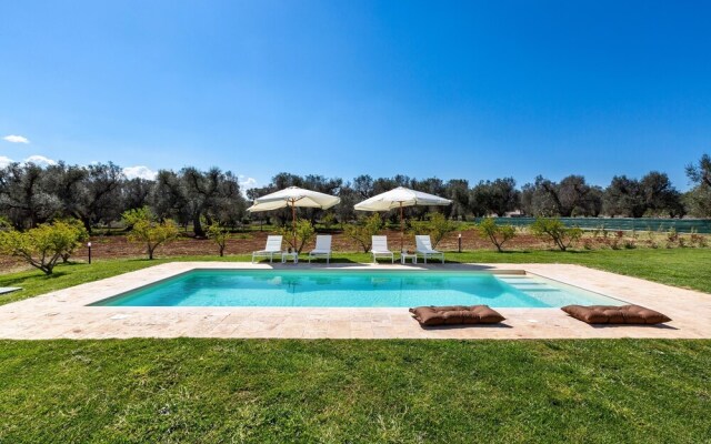 3360 Trulli Pangi by Perle di Puglia