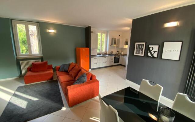 Casa Bellagio Beach: Pool, 100m Lake & near City