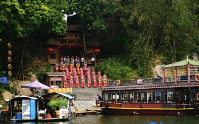 City Comfort Inn Hotel (Hechi Yizhou Longjiang Second Bridge)