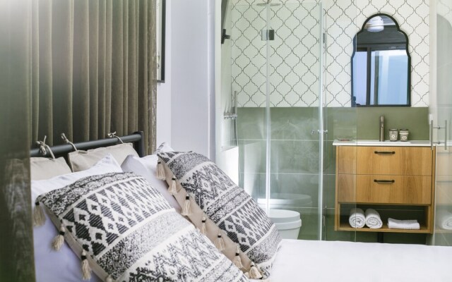 Vibrant Achziv Apartment