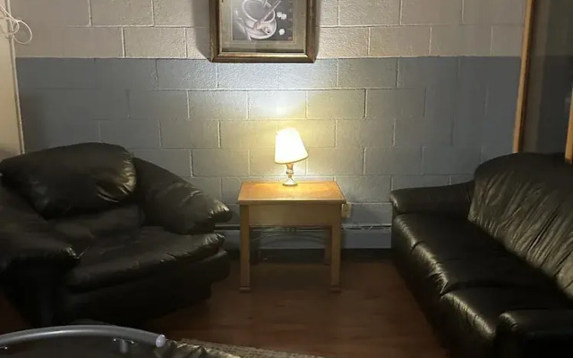 J-E Hotel & Suites