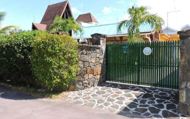 4 bedrooms villa at Blue Bay 550 m away from the beach with private pool enclosed garden and wifi
