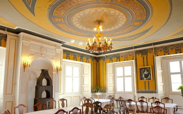 Sostrup Slot og Kloster