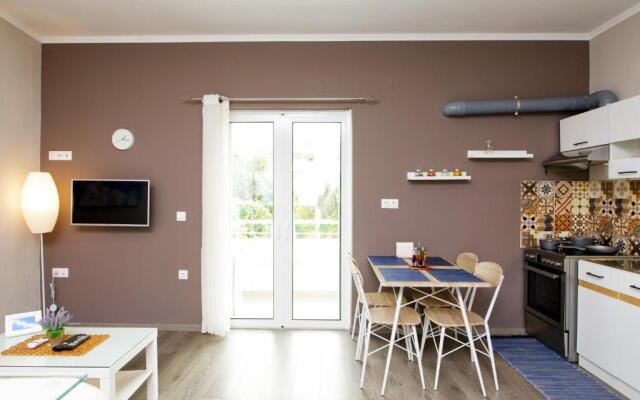 Maria's modern studio 5min from beach