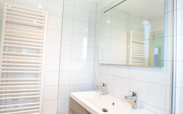 Holiday Home With Parking in Heinkenszand