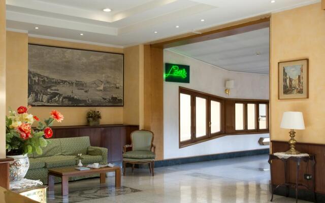 American Hotel