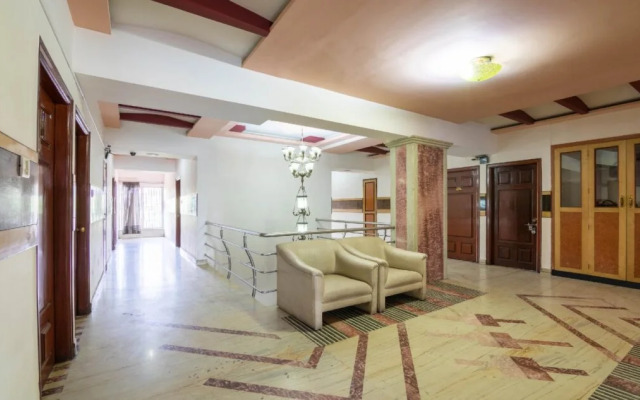 Aura Inn by OYO Rooms