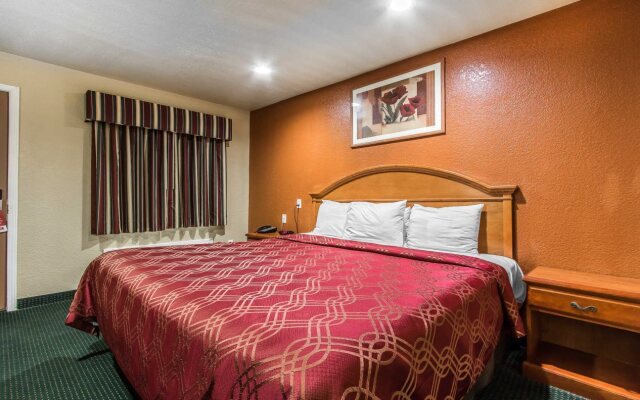 Woodridge Inn and Suites