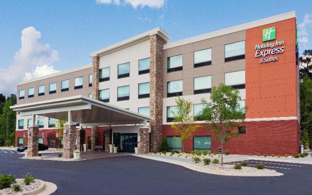 Holiday Inn Express and Suites FAYETTEVILLE