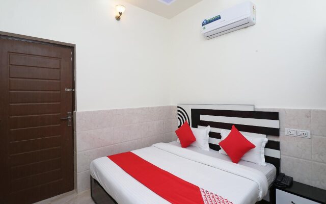 Karan Paradise By OYO Rooms