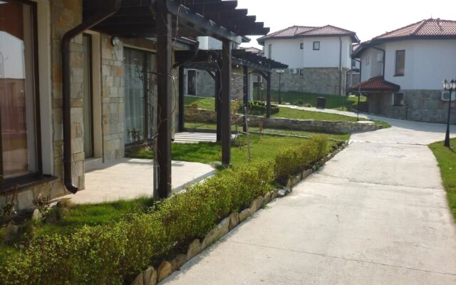 Sunny Villas