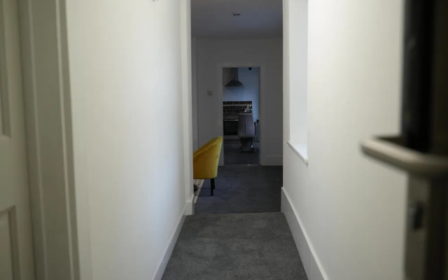 Charming 1-bed & Balcony Flat in Merthyr Tydfil