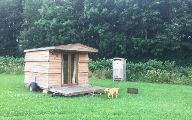 Beehive @ Westcote Glamping- Campsite