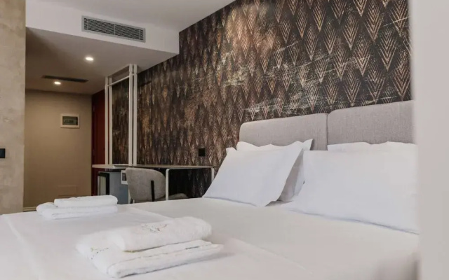 Ermes Deluxe Suite With Balcony